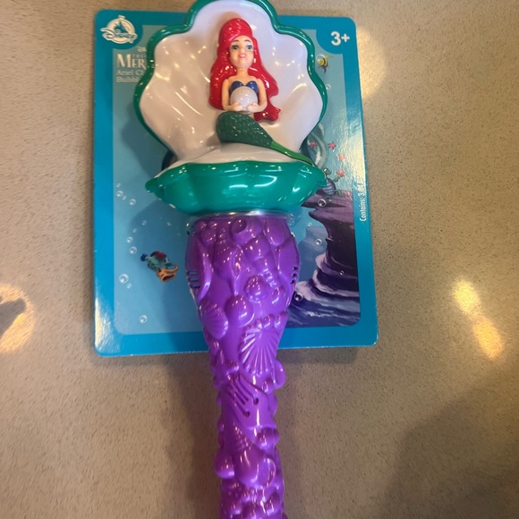 - Disney Parks Little Mermaid Ariel Clamshell Bubble Light Up Wand Brand N… - Picture 1 of 4